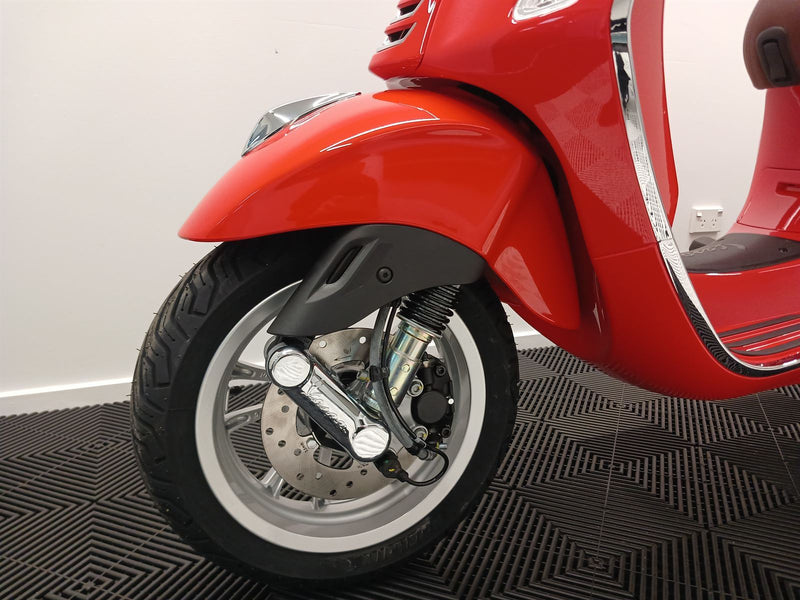 Load image into Gallery viewer, 2024 Vespa Primavera IN STOCK NOW !!!-2024