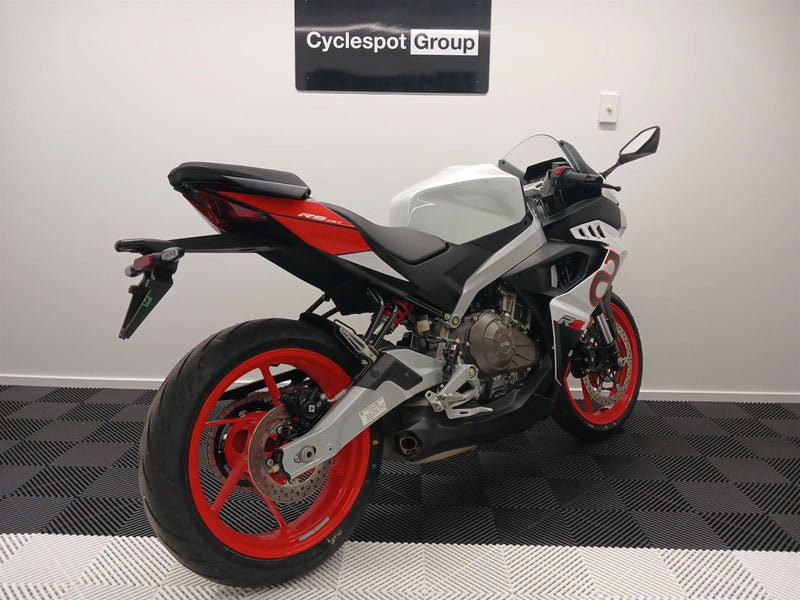 Load image into Gallery viewer, 2025 Aprilia RS 457