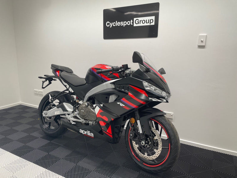 Load image into Gallery viewer, 2025 Aprilia RS 457
