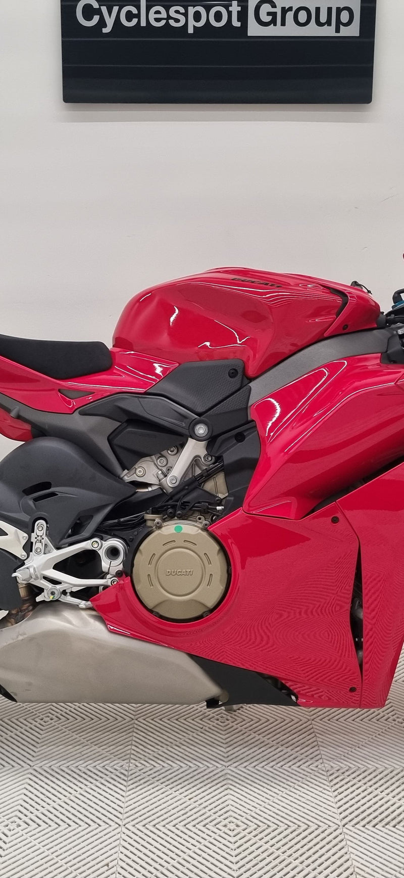 Load image into Gallery viewer, 2025 Ducati Panigale V4S