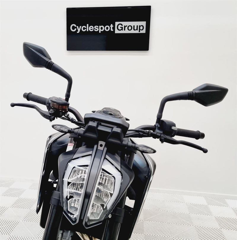 Load image into Gallery viewer, 2023 KTM Duke 890 GP
