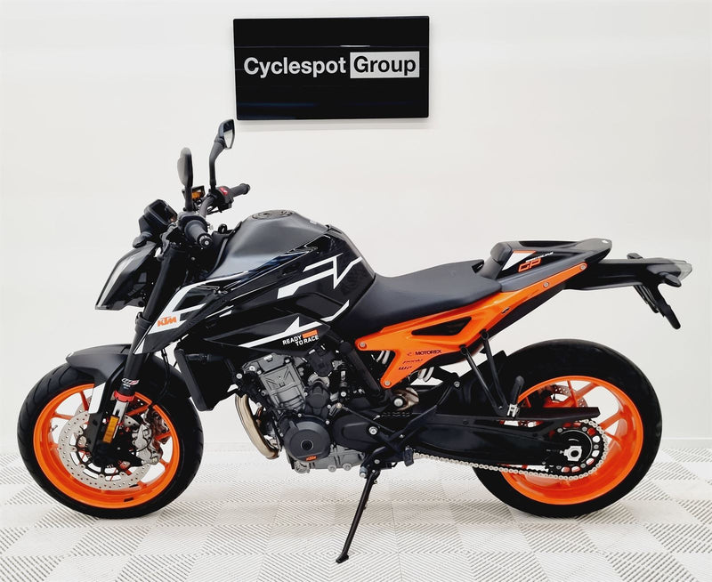 Load image into Gallery viewer, 2023 KTM Duke 890 GP
