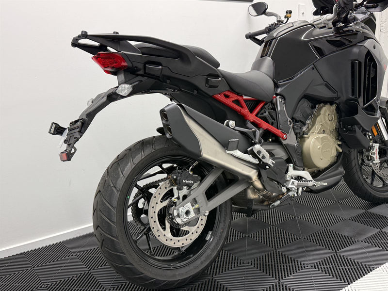 Load image into Gallery viewer, 2025 Ducati Multistrada 2025 V4S - TRAVEL & RADAR