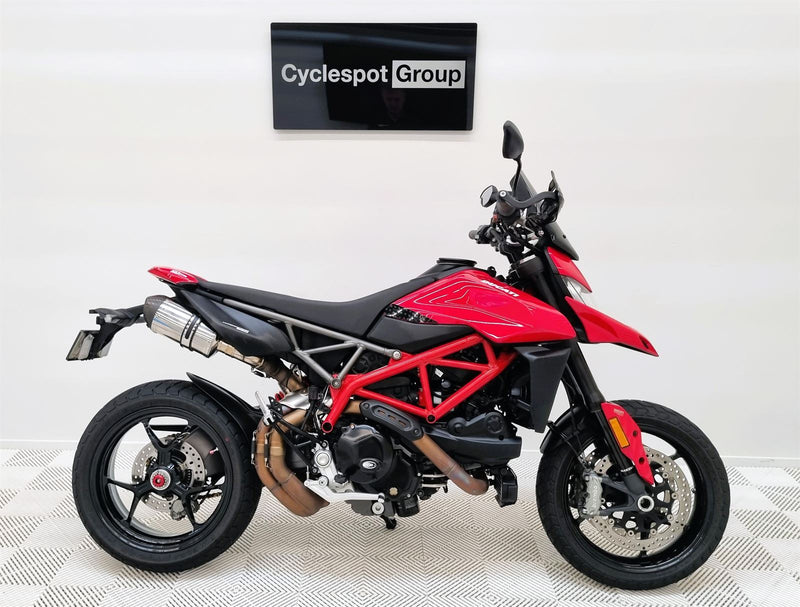 Load image into Gallery viewer, 2022 Ducati Hypermotard 950