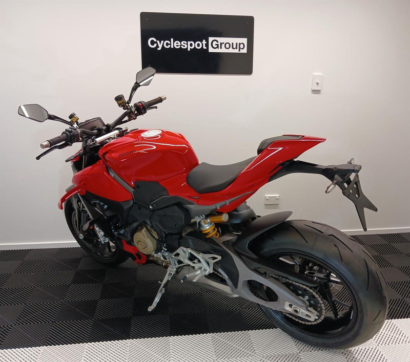 Load image into Gallery viewer, 2025 Ducati Street Fighter V4 SAVE