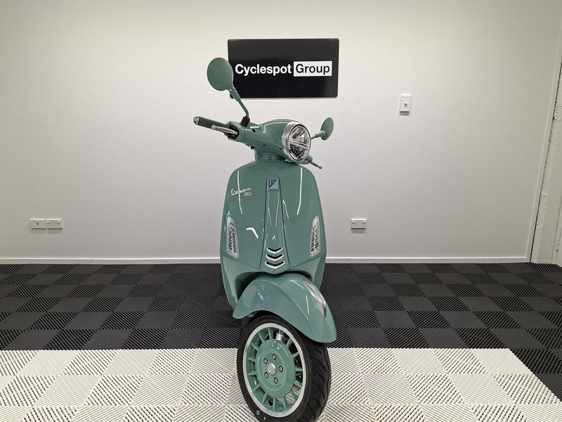Load image into Gallery viewer, 2026 Vespa Primavera 80th Anniversary