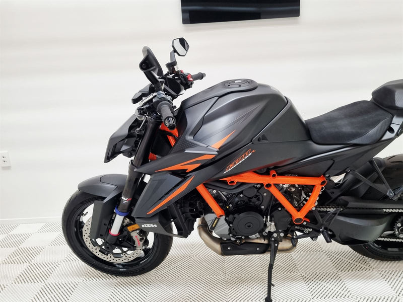 Load image into Gallery viewer, 2026 KTM 1390 Super Duke R EVO