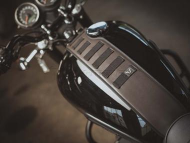 Load image into Gallery viewer, SW MOTECH TANK STRAP LEGEND BONNEVILLE THRUXTON SCRAMBLER
