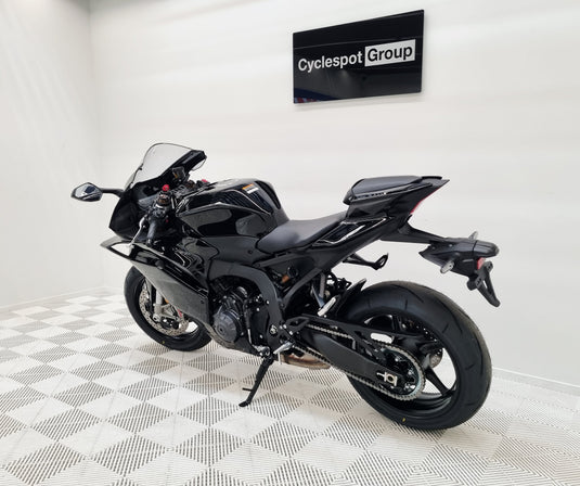 2027 Yamaha R9