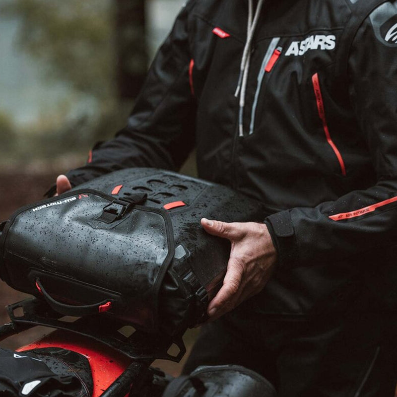 Load image into Gallery viewer, SYS BAG SW MOTECH WATERPROOF WITH ADAPTER PLATE 17L-23L LEFT FOR SLC SIDE CARRIER
