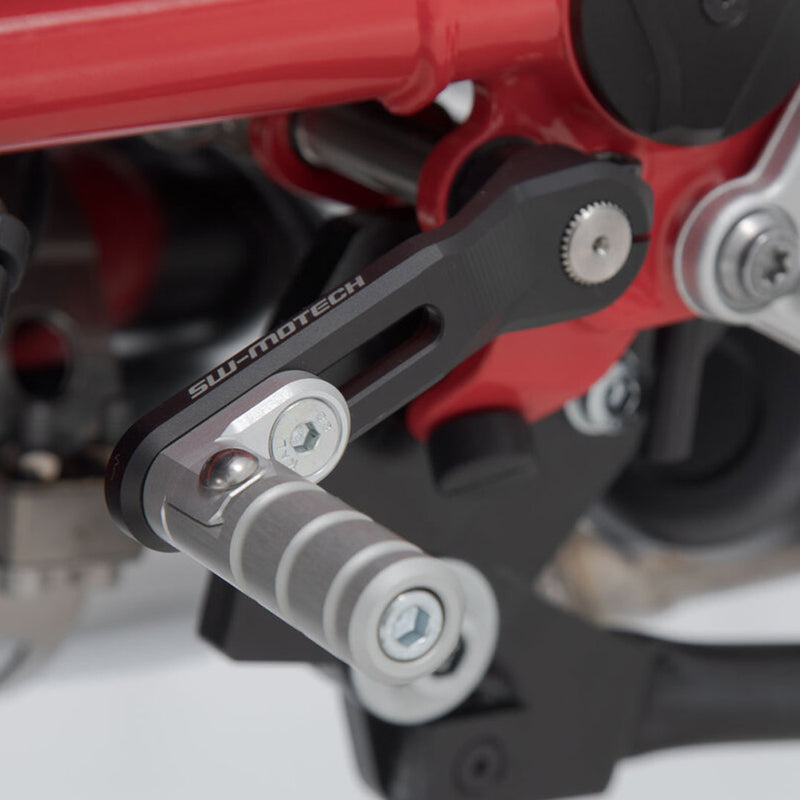 Load image into Gallery viewer, SW MOTECH GEAR LEVER CNC MILLED ALUMINIUM HARDCOAT BMW R NINE T 14-21
