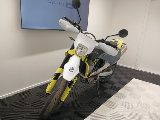 2024 Husqvarna FS 701 Supermoto