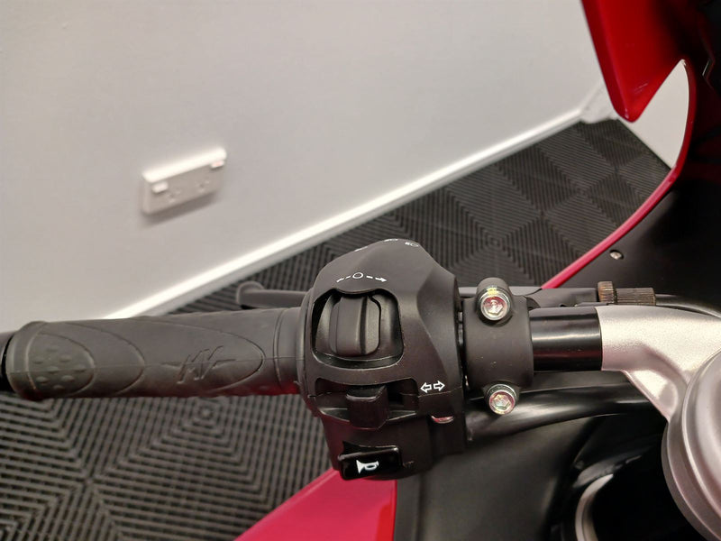Load image into Gallery viewer, 2023 MV Agusta F3 R Rosso
