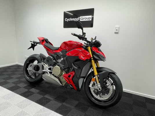 2026 Ducati Street Fighter V4S