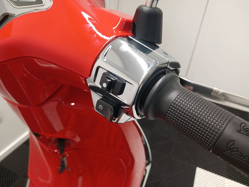 Load image into Gallery viewer, 2024 Vespa Primavera IN STOCK NOW !!!-2024
