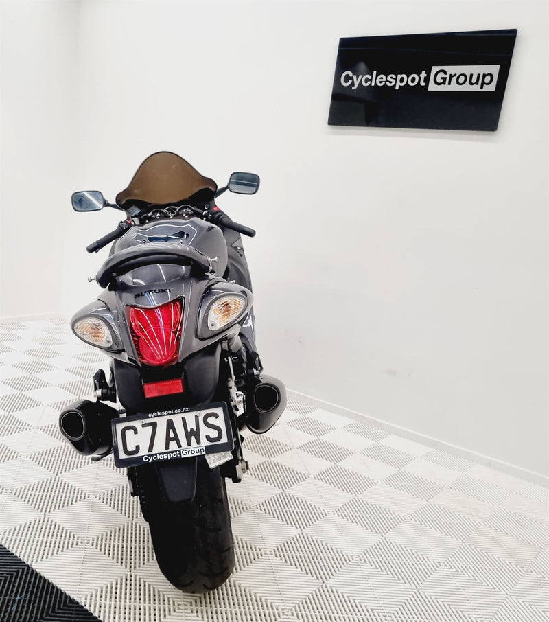 Load image into Gallery viewer, 2020 Suzuki GSX HAYABUSA

