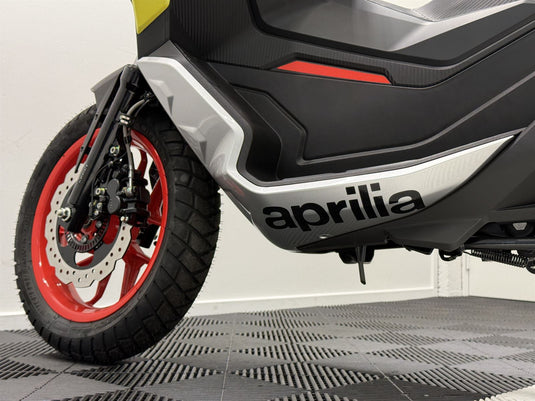 2024 Aprilia SR GT 200