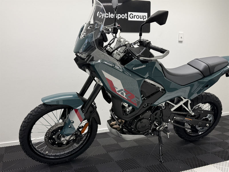 Load image into Gallery viewer, 2026 Kawasaki KLE 500
