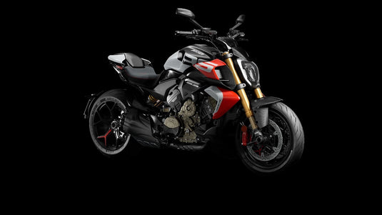 2026 Ducati Diavel V4 RS