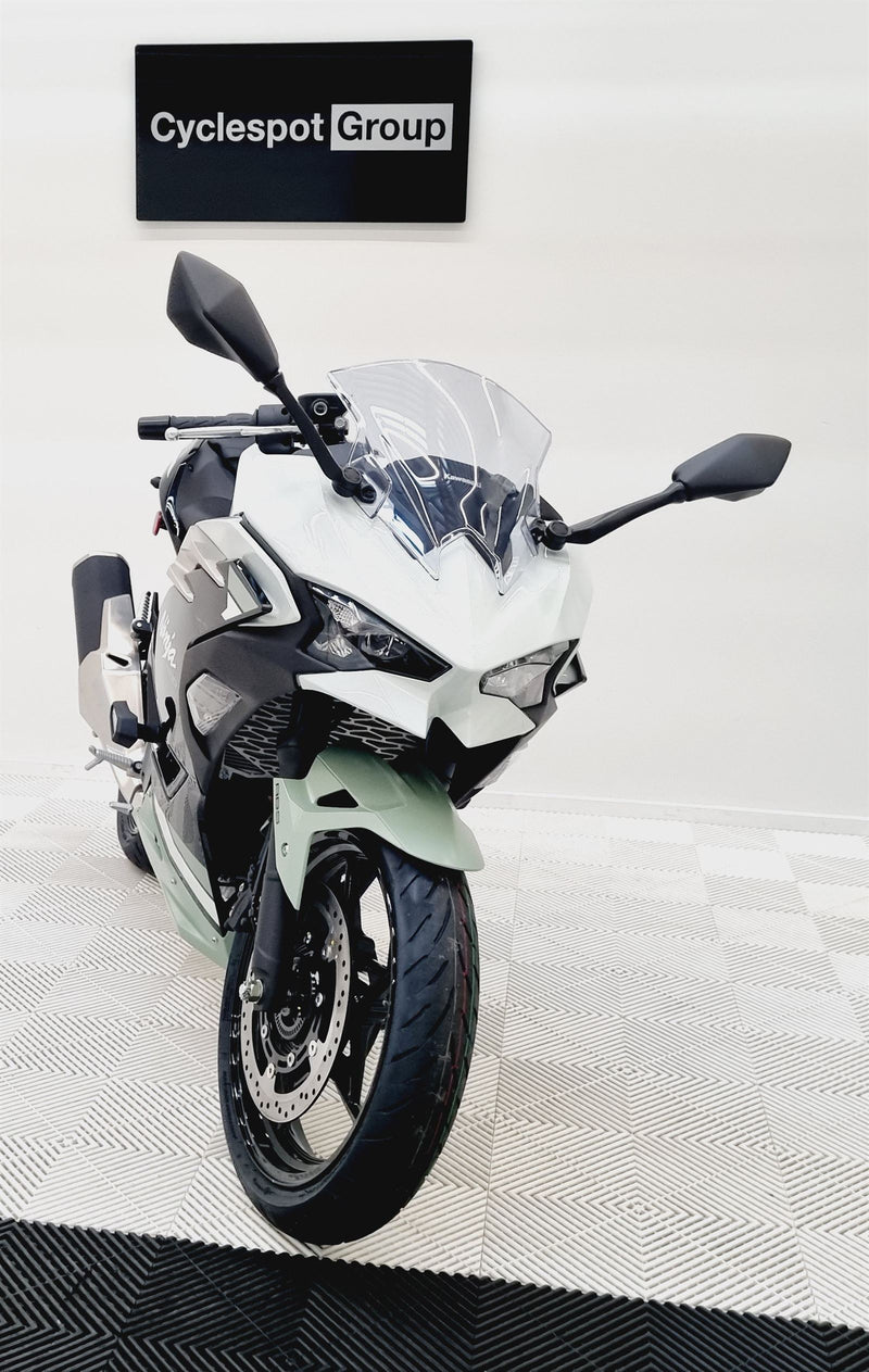 Load image into Gallery viewer, 2026 Kawasaki Ninja 500 SE LAMS
