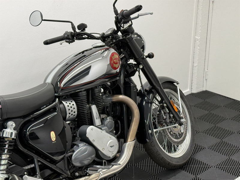 Load image into Gallery viewer, 2024 BSA Gold Star MIDNIGHT BLACK
