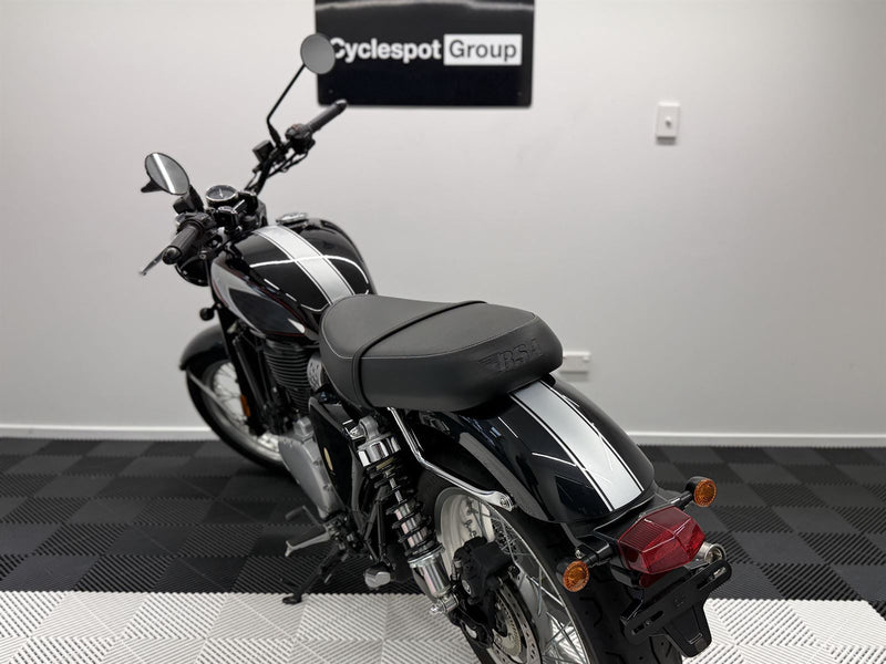 Load image into Gallery viewer, 2024 BSA Gold Star MIDNIGHT BLACK
