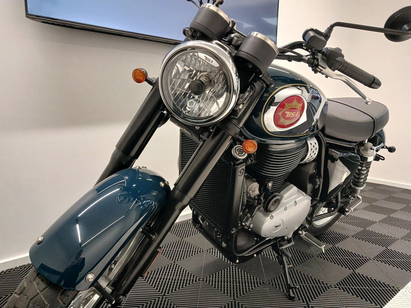 Load image into Gallery viewer, 2024 BSA Gold Star Highland Green
