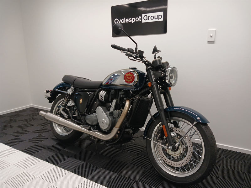 Load image into Gallery viewer, 2024 BSA Gold Star Highland Green
