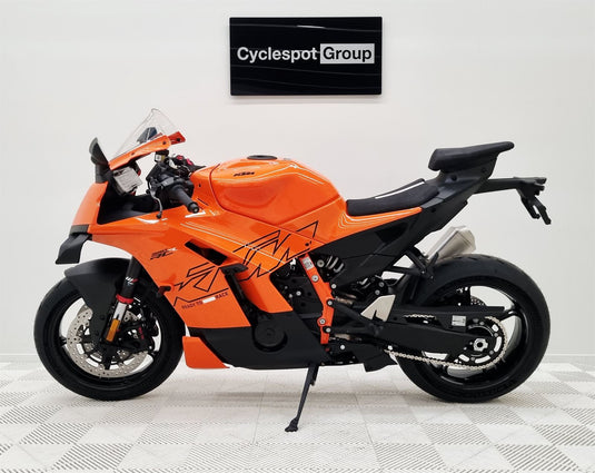 2026 KTM RC 990 R