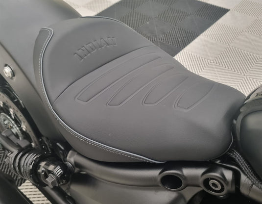 2025 Indian Scout Bobber Limited + Tech