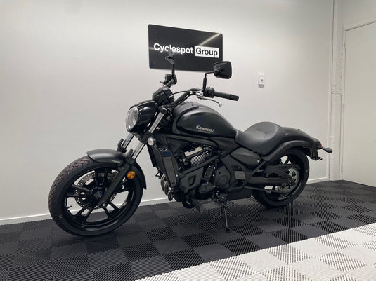 2025 Kawasaki Vulcan S L Black