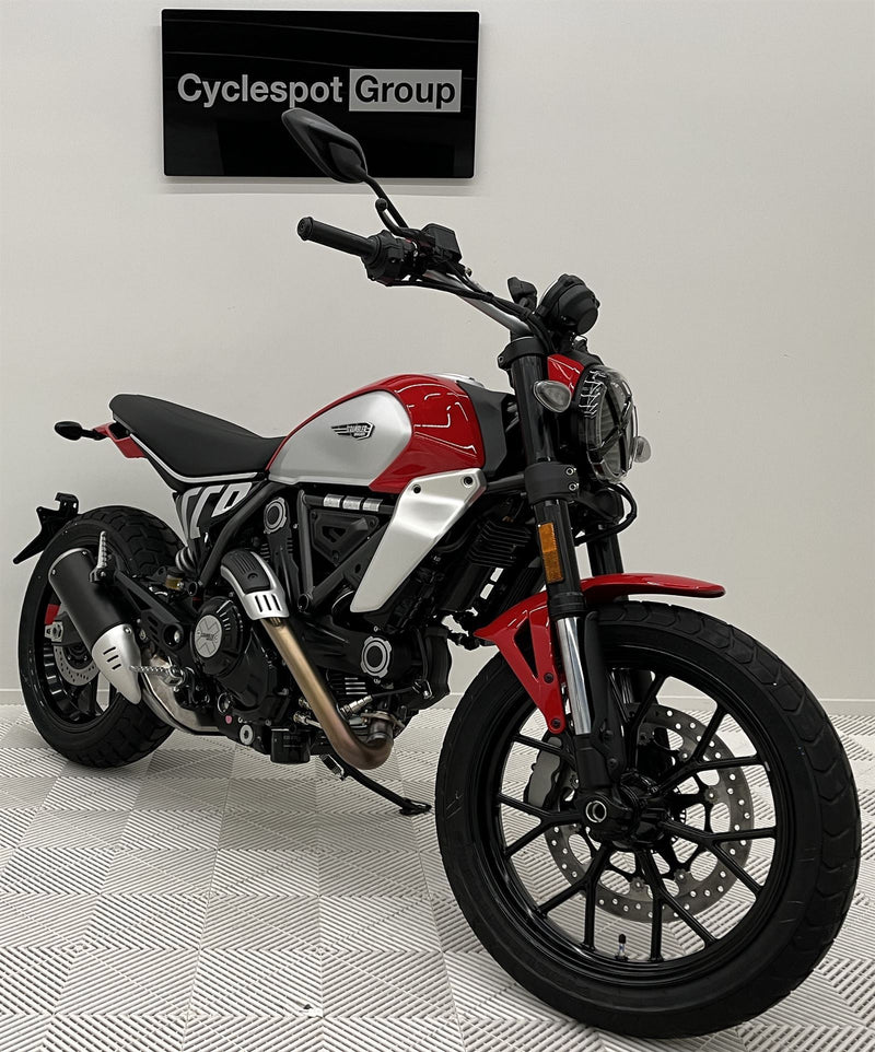 Load image into Gallery viewer, 2024 Ducati Scrambler - Icon 2G -
