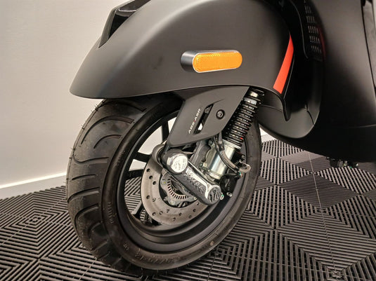2023 Vespa GTS 300 Super