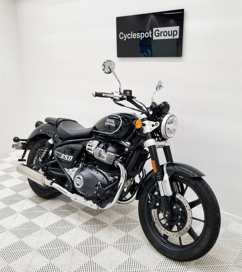 Load image into Gallery viewer, 2025 Royal Enfield Super Meteor 650
