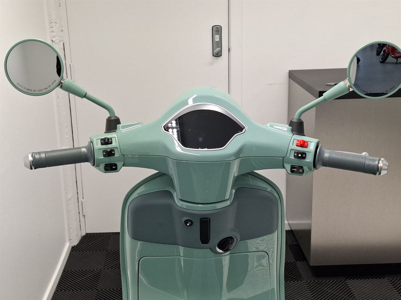 Load image into Gallery viewer, 2026 Vespa Primavera 80th Anniversary
