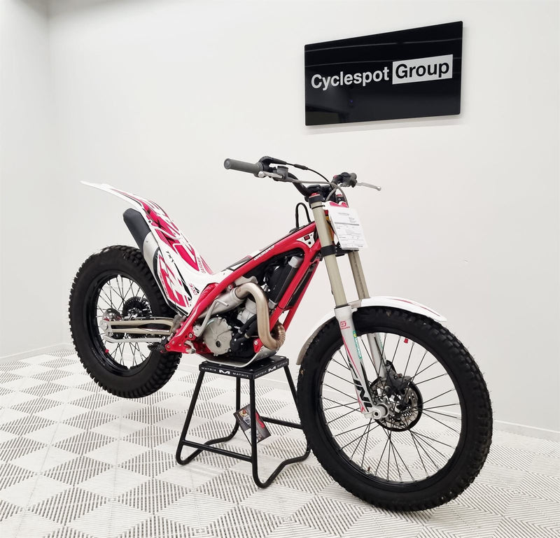 Load image into Gallery viewer, 2022 Gas Gas TXT Racing 300
