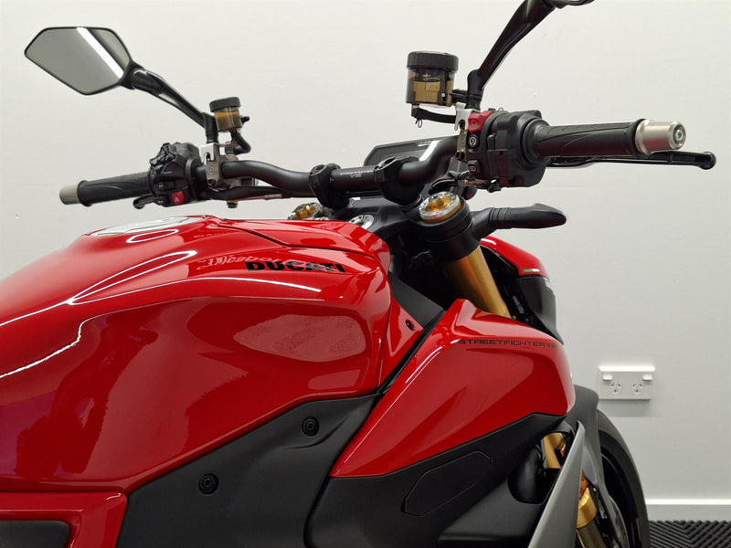 Load image into Gallery viewer, 2026 Ducati Street Fighter V2S
