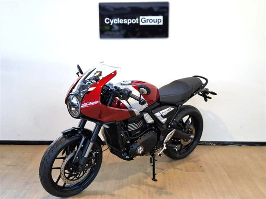 2026 Triumph Thruxton 400 - Carnival Red