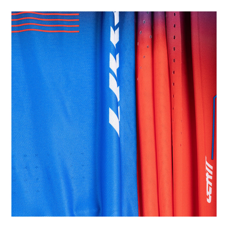Load image into Gallery viewer, Leatt 2026 5.5 UltraWeld Jersey - Royal Blue / Red
