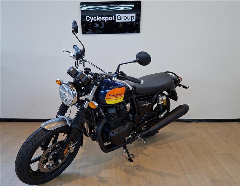 Load image into Gallery viewer, 2023 Royal Enfield Interceptor 650
