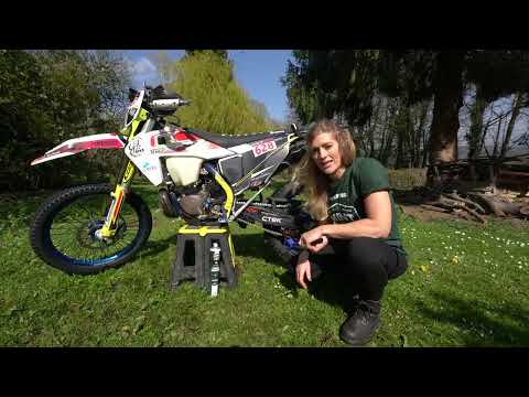 Load and play video in Gallery viewer, Oxford Mint Bike Wash Concentrate 1 Litre
